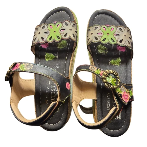 L'ATISTE Black and Green Sandals with Modern Flair - Picture 1 of 3